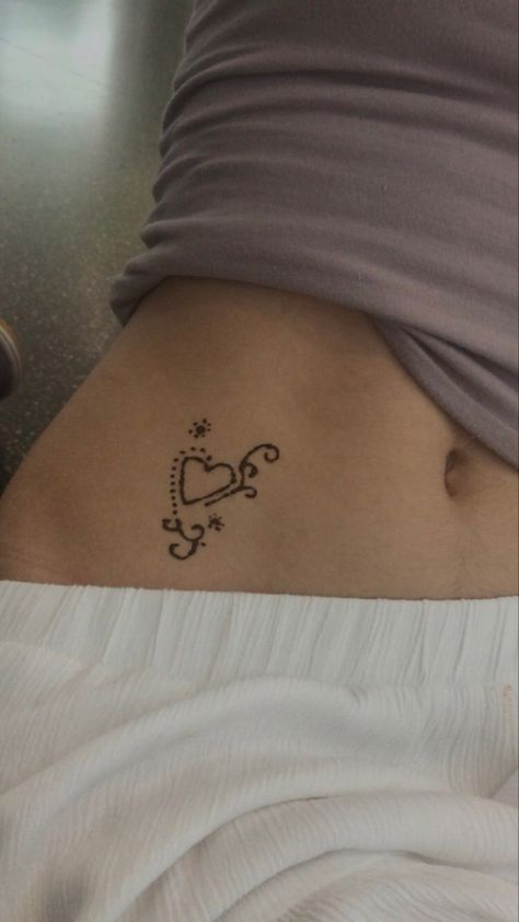 Henna Designs On Stomach, Belly Henna, Simple Henna Tattoo, Simple Henna, Henna Tattoos, Henna Design, Henna Tattoo, Henna Designs, Henna