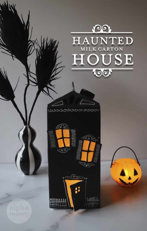 Milk Carton Sculpture, Milk Carton Haunted House, Milk Carton Halloween Crafts, Haunted House Backdrop, Diy Halloween House Craft, Craft Ideas For Halloween, Halloween Cardboard House, Diy Mini Haunted House, Cardboard Box Haunted House