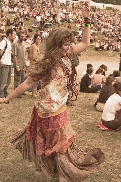 Woodstock 1969 Mundo Hippie, Woodstock Hippies, Woodstock Music, Woodstock 1969, Woodstock Festival, Hippie Lifestyle, Hippie Aesthetic, Hippie Movement, Hippie Culture