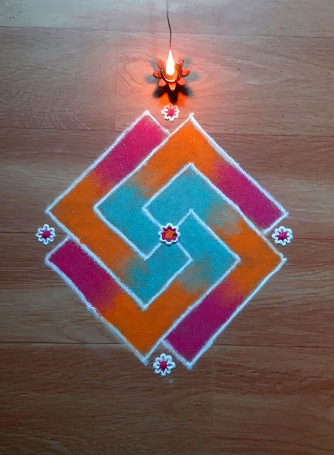 6*6 rangoli 💕#rangoli Bhaubij Rangoli Designs, Simpal Rangoli Image, Simple Colour Rangoli Designs, Short Rangoli Designs, Baras Rangoli, Semi Circle Rangoli Designs, Simpal Rangoli Designs, Simple Rangoli Ideas, Kali Chaudas Rangoli