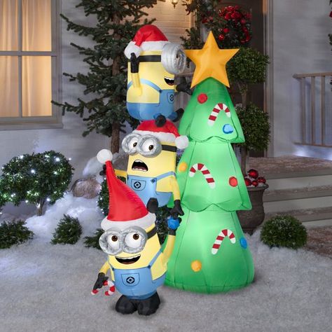 Bring the holiday cheer to your yard with this Airblown Minions Decorating Tree Scene Inflatable scene. The Minions are sure to make your guests smile as the decorate their tree. Plug it in, stake it down and watch the magic of this Airblown inflatable unfold. Minion Christmas Decorations, Minion Inflatable, Minion Decorations, Minion Christmas, Tree Scene, Holiday Inflatables, Target Christmas, Christmas Decorations Outdoor, Inflatable Decorations