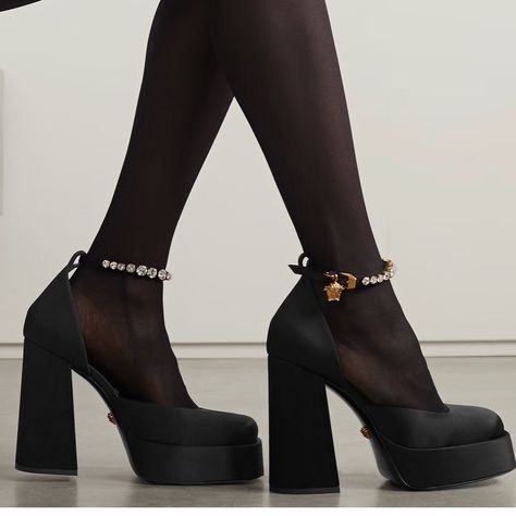 Versace Block Heels, Versace Heels, Mary Jane Platform Shoes, Platform Mary Janes, Chunky Block Heels, Mary Jane Heels, Shoe Fits, Thick Heels, Mary Jane Shoes