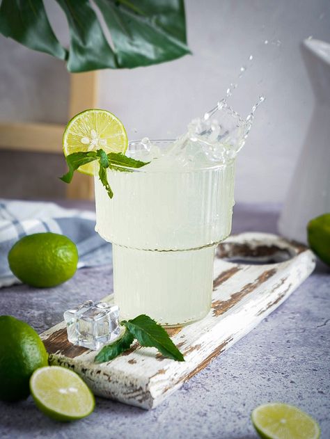 Lemonade Photography, Brazilian Lemonade, Make Lemonade, Modern Food, Drinks Design, Photography Food, Hot Weather, Light Photography, Photoshoot Ideas