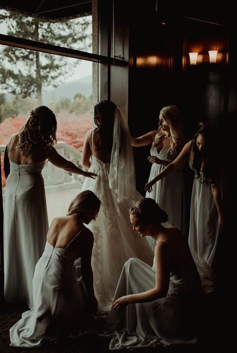 A Year in Review: Photobug Community’s Favorite Images from 2018 Bride And Bridesmaid Pictures, Wedding Photo List, Bridesmaid Poses, Wedding Photography Bridal Party, Bridesmaid Pictures, Bridesmaid Photoshoot, Wedding Portrait Poses, Getting Ready Wedding, Wedding Picture Poses