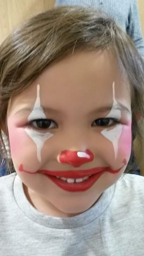 Clown Face Paint Kids Easy, Circus Face Painting Ideas, Kid Clown Makeup, Easy Clown Face Paint, Clown Makeup Kids, Easy Clown Makeup, Face Paint Party, Clown Face Paint, Face Painting For Boys