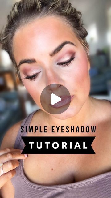 Two Color Eyeshadow Looks Easy, Eye Shadow Placement, Professional Eyeshadow Looks, 3 Color Eyeshadow Look, How To Do Simple Eyeshadow, How To Layer Eyeshadow, Olive Skin Eyeshadow Brown Eyes, How To Choose Eyeshadow Colors, Eyeshadow Application Step By Step