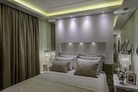 Saiba como se faz para encontrar a iluminação certa para o seu quarto : Mercado imobiliário e Decoração – Blog Tecnisa Camas King Size Modernas, Cama Grande, Suite Master, Cama King Size, Cama King, Minimal House Design, Bedroom Studio, Home Office Storage, Small Home Office