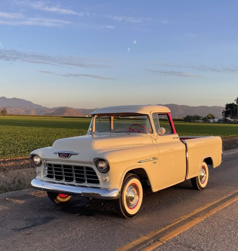 60s Pickup Truck, 1947 Chevy Truck, Ford Pickup Trucks Vintage, Old Dodge Trucks Vintage, Old School Cars Aesthetic, 70s Car Aesthetic, Old Truck Aesthetic, Cars From The 80s, Country Cars