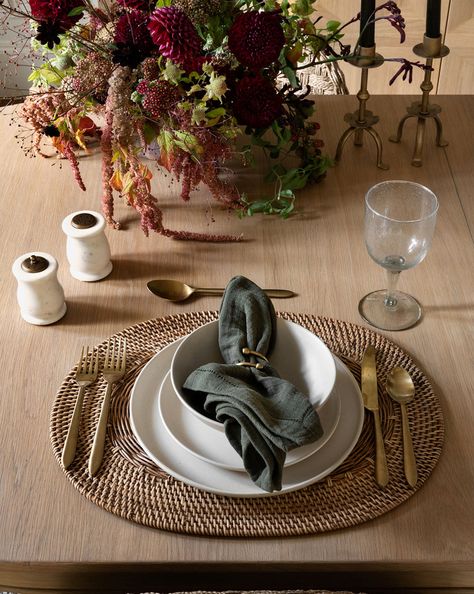 Southern Table Settings Dining Rooms, Farmhouse Thanksgiving Table World Market, Rustic Plate Table Set, Fall Place Settings Square Plates, Thanksgiving Table Settings Pacific Nw, Table Place Settings Square Plates, Dinner Table For 4 Place Settings, Lake House Thanksgiving Table Settings, Dining Table Set Up Plates