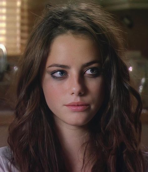 Kaya Scodelario Skins, Everybody Loves Me, Elizabeth Stonem, Effy Stonem, Skins Uk, Kaya Scodelario, T Love, Optimal Health, Holistic Approach