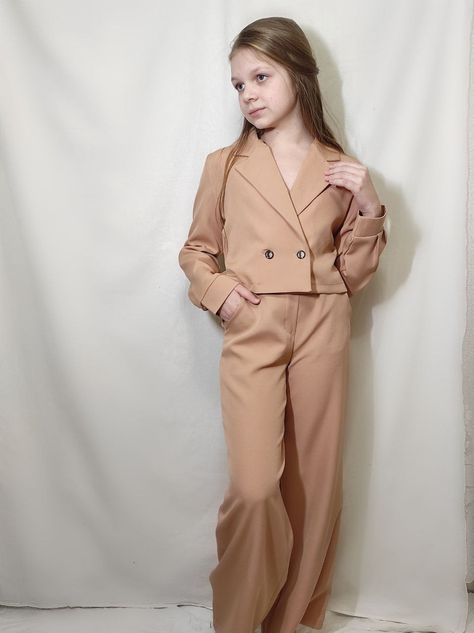 Moda China, Blouse Casual Fashion, Stylish Dress Designs, Kids Coats, Kids Pants, Suits Coats, Cosplay Outfits, Coat Pant