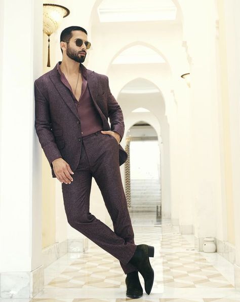 Designer Suits For Men Classy, Blazer Outfits Men Classy, Formal Clothes For Men, Wedding Suits Men Grey, Formal Suits Men, Best Wedding Suits, Prom Suits For Men, Mens Photoshoot Poses, Classy Outfits Men