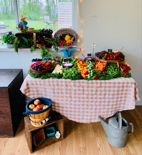 Lots of colorful veggies and fruit. Dip in carved cabbage. Little things about Peter Rabbit sitting around. Peter Rabbit Charcuterie Board, Peter Rabbit Party Food, Peter The Rabbit Baby Shower Theme, Peter Rabbit Baby Shower Ideas, Mr Mcgregors Garden, Nesting Party, Bunny Baby Shower Theme, Peter Rabbit Birthday Party, 1st Bday Party