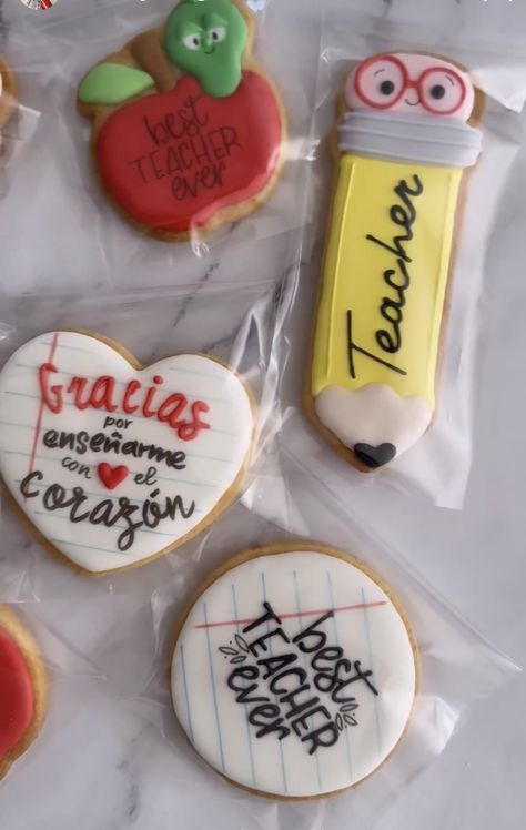 Teacher Cookies, 10 Mayo, Cookie Decorations, Royal Iced Cookies, Sugar Cookie Designs, School Treats, Iced Cookies, Cookie Designs, Royal Icing