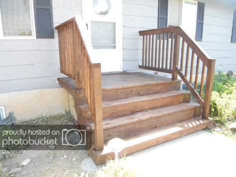 Front Steps Ideas Stone, Diy Front Porch Ideas Building, Porch Footings, Wide Front Porch Steps, Diy Porch Steps, Porch Steps With Railing, Porch Steps With Landing, Front Porch Steps Ideas, Steps With Railing