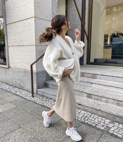 Cozy Sweater Dress, Zara Skirt, Sweater Dress Outfit, Populaire Outfits, Looks Street Style, Mode Ootd, Ținută Casual, Modieuze Outfits, Mode Inspo