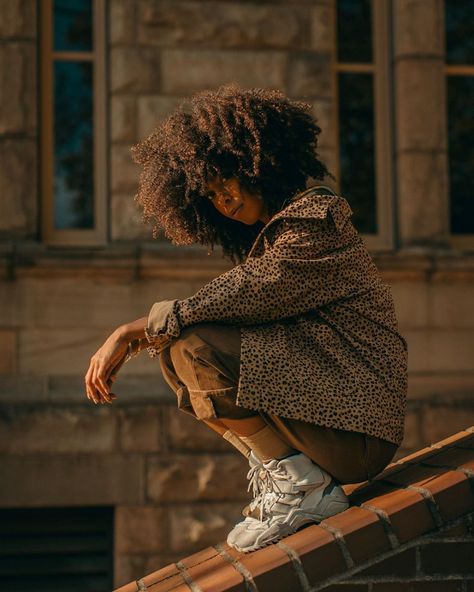 Vintage Photoshoot Black Women, Photoshoot Music, Human Poses Reference, Photoshoot Concept, Human Poses, Character Poses, Afro Hairstyles, Big Hair, Photography Inspo