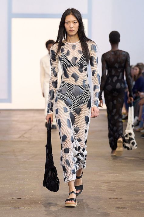 Best NYFW Spring 2024 runway looksI Gabriela Hearst mesh maxi dress Runway 2024, Gabriela Hearst, Couture Runway, Spring Summer 2024, Print Trends, Runway Collection, Spring 2024, Couture Collection, Summer 2024