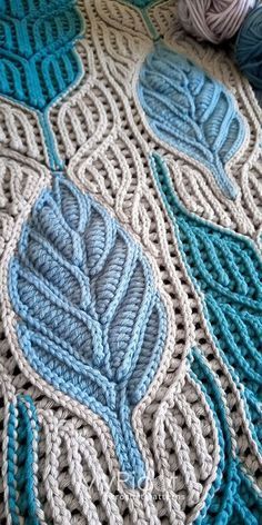 Botanical Stitches Crochet, Crochet Foliage Free Pattern, Crochet Leaf Motif, Botanical Crochet Pattern, Crochet Leaves Blanket, 2 Color Crochet Stitches, Big Crochet Project Ideas, Intricate Crochet Patterns, Advanced Crochet Blanket Patterns