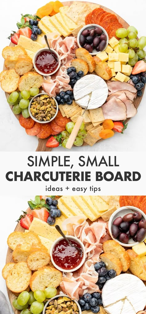 Simple Small Charcuterie Board Small Picnic Ideas Simple, Small Chauctier Board Ideas, Round Charcuterie Board Layout, Small Charcuterie Board For 2, Chips Charcuterie Board, Diy Charcuterie Board, Brunch Charcuterie, Small Charcuterie Board, Cheese Board Easy