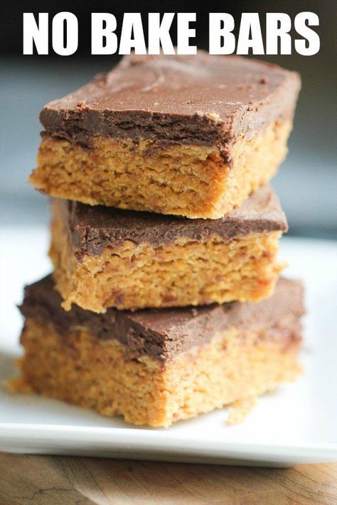 No-Bake Peanut Butter Corn Flake Bars | Six Sisters' Stuff Peanut butter and chocolate are a classic combination. In these No-Bake Peanut Butter Corn Flake Bars, you get the peanut buttery-chocolately taste you love without having to heat up the house. #nobake #bars Corn Flake Candy Recipe, Peanut Butter Cornflake Bars, Corn Flake Bars, Cornflake Bars, Super Breakfast, Fruit Salad With Yogurt, Bake Sweets, Butter Corn, Butter Desserts