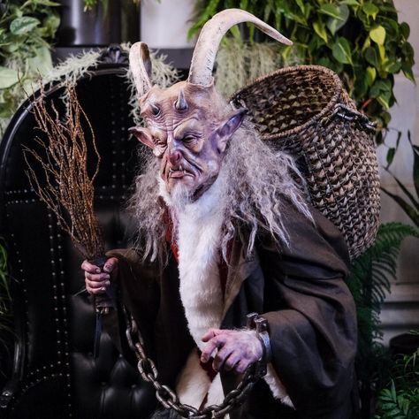 Authentic Krampus Costume Guide | DIY Cosplay w/ Mask Krampus Costume Diy, Scary Elf Costume, Krampus Costume Women, Krampus Photoshoot, Krampus Festival, Diy Krampus, Krampus Parade, Krampus Cosplay, Krampus Doll