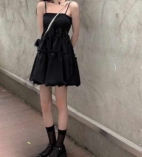 Spaghetti Strap Dress Summer, Cute Korean Fashion, Black Spaghetti Strap Dress, Puffy Skirt, Black Spaghetti Strap, Haute Couture Dresses, Summer Black Dress, Womens Black Dress, Types Of Dresses