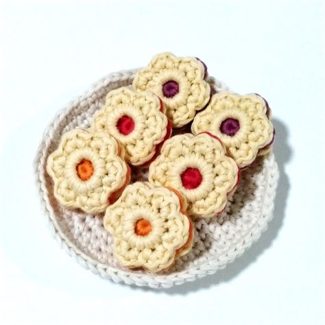 Amigurumi Food Kawaii, Mini Crochet Tutorial, Crochet Food Bag, Crochet Food Free Patterns, Crochet Desserts, Dessert Crochet, Cookies Crochet, Crochet Pie, Crochet Dessert