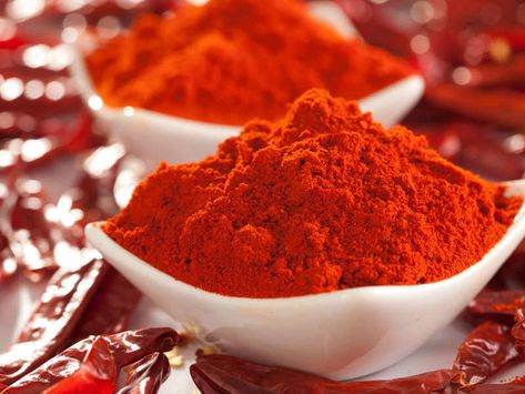 Why you need to add salt-Tips to make authentic red chili powder at home! Spices Photography, Masala Powder Recipe, Spiced Butter, Hot Spices, Red Chilli Powder, Powder Recipe, Pepper Powder, Red Chili Powder, Hot Spicy