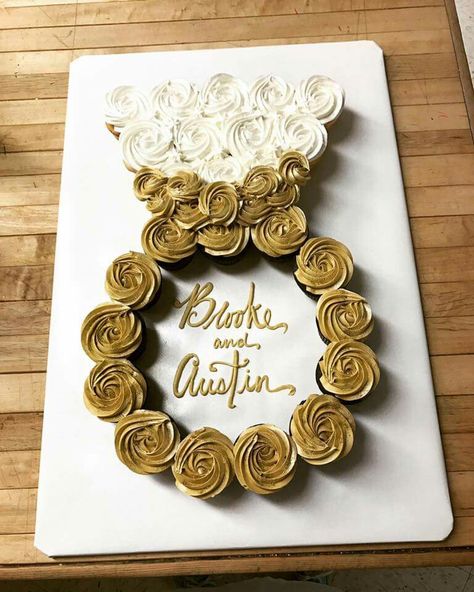 Cupcake Ring Cake Bridal Showers, Cupcake Bridal Shower Ideas, White And Gold Wedding Shower Ideas, Engagement After Party Ideas, Bachelorette Centerpieces, She Said Yes Party Ideas, Wedding Shower Ideas Food, Proposal Party Ideas Decorations, Wedding Shower Themes Ideas