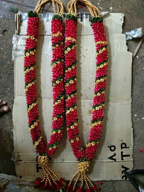 Pelli Poola Dhandalu, Pooladandalu For Wedding, Pulla Dandalu For Marriage, Maalai Designs For Engagement, Pula Dandalu For Wedding, Wedding Maalai Designs, Poola Dandalu For Wedding, Marriage Flower Mala, Wedding Mala Rose