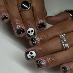 Halloween Nail Ideas, Skull Nails, Goth Nails, Black Nail Designs, Pink Sparkly, Halloween Nail Designs, Sparkly Nails, Short Nail Designs, Halloween Nail