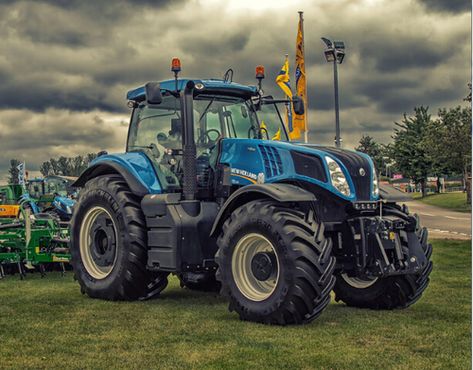 Car Cleaning Services, New Holland Agriculture, Car Repair Diy, Tractor Pictures, Car Insurance Tips, Ford Tractors, New Holland Tractor, Heavy Machinery, Printable Pages