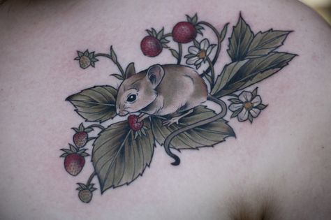 kirsten makes tattoos Mouse Tattoo, Rat Tattoo, Strawberry Tattoo, Autumn Tattoo, Mouse Tattoos, Wonderland Tattoo, Plant Tattoo, Make Tattoo, Botanical Tattoo