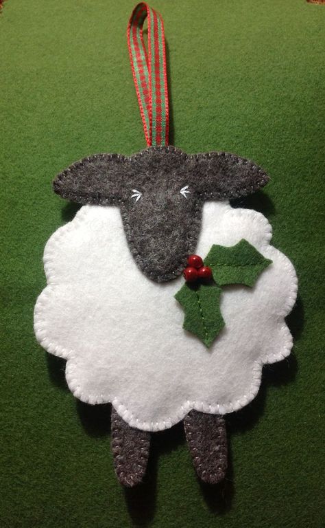 Felt Sheep, Stocking Ideas, Sheep Crafts, Felt Crafts Christmas, Felt Christmas Decorations, A Sheep, God Jul, Felt Decorations, Felt Christmas Ornaments