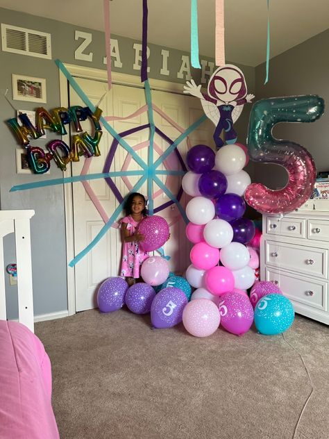 Spider Gwen Balloon Garland, Ghost Spider Party Decorations, Ghost Spider Centerpieces, Ghost Spider 3rd Birthday, Ghost Spider Birthday Party Invitation, Gwen Spidey Party, Spider Gwen Party Decorations, Gwen Ghost Spider Birthday Party, Ghost Spidey Birthday Cake