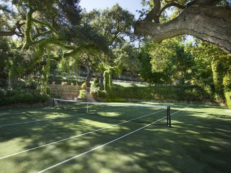 Tennis Court Backyard, Tennis Court Design, Private Tennis Court, Big Trees, Karuizawa, Sport Court, Tennis Courts, Thousand Oaks, Big Tree