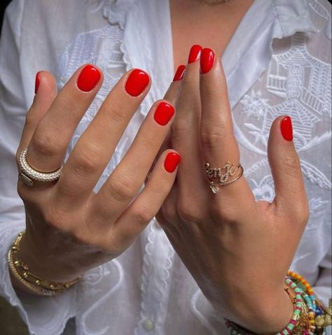 Red Nails Summer Short, Simple Gel Nails Short Summer, Bright Summer Red Nails, Miniluxe Nails, Red Nail Summer, Bright Red Pedicure, Elegant Nails Red, Orangey Red Nails, Summer Red Nails