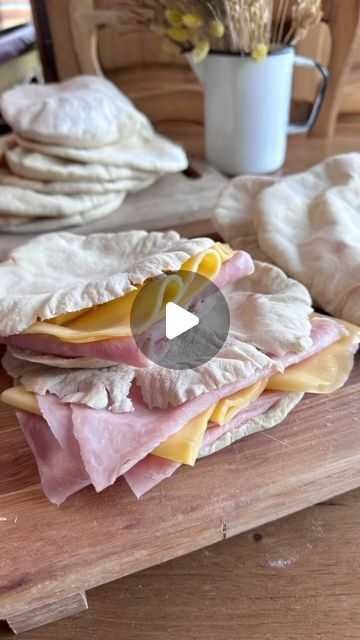 Natalia Penchas on Instagram Pan Pita, Flatbread, Empanadas, Pita, Scones, Bread Recipes, Jam, Food And Drink, Rolls