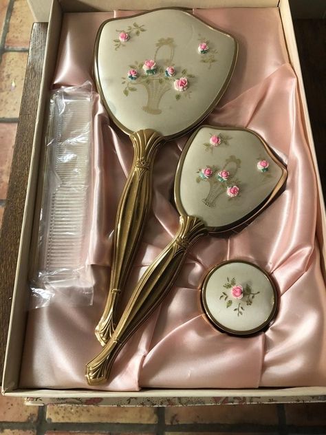 Vintage Boxed Vanity Set With Plastic Flowers Applied | #1929050176 Antique Vanity Set, Antique Vanity, Dresser Sets, Vintage Cosmetics, Vintage Makeup, Plastic Flowers, Wrapping Ideas, Hand Mirror, Vintage Vanity