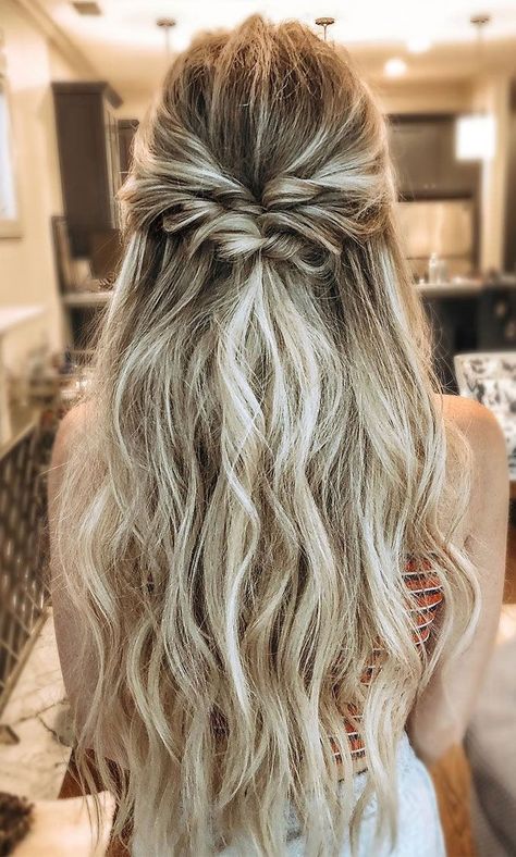 33 Best Half Up Half Down Hairstyles For Everyday To Special Occasion #hair #hairstyles #weddinghairstyles #promhair #braid #halfuphalfdown #halfuphalfdownhair Hairstyles For Everyday, Partial Updo, Wedding Hair Half, Formal Hair, Half Up Half Down Hairstyles, Haircut Styles, Wavy Hairstyles, Wedding Hair Down, Bridal Hairstyles