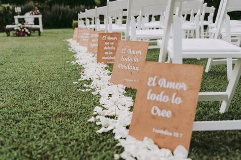 Ideas Matrimonio, Rustic Wedding Decor Diy, Boda Ideas, Wedding Planning Decor, Future Wedding Plans, Dream Wedding Ideas Dresses, Wedding Quotes, Cute Wedding Ideas, Wedding Games