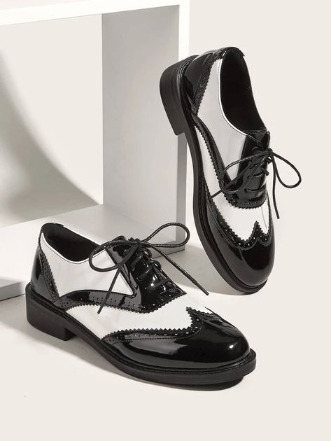 Two Tone Scallop Detail Lace-up Front Oxfords | SHEIN USA White Oxford Shoes Outfit, Oxford Shoes Outfit Women's, White Oxford Shoes, Lace Up Loafers, Tuxedo Shoes, Patent Leather Oxfords, Oxford Shoes Outfit, Black Oxford Shoes, Patent Loafers