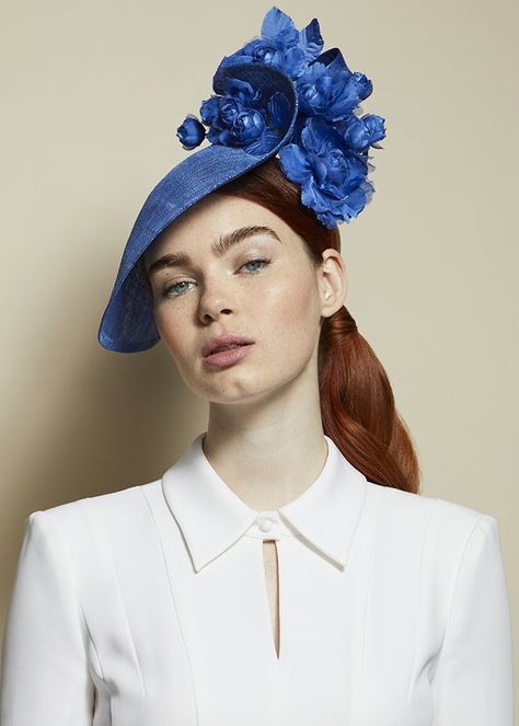 Juliette Botterill Floral Sculpted Sidesweep A gorgeous sculpted side sweep hat. Made with the finest quality pinok-pok straw, adorned with delicate silk flowers and a silk abaca bow. Purchase Worn by Zara Phillips on:4 June 2022 - Epsom Derby 2022 Juliette Botterill Millinery, Race Hats, Facinator Hats, Mother Of The Bride Fashion, Wedding Hats For Guests, Philip Treacy Hats, Race Day Hats, Wide Hat, Classy Hats