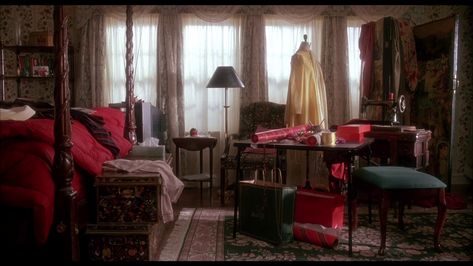 80s Movies Interiors Home Alone House, Recovering Chairs, 80s Bedroom Aesthetic, Home Alone Movie, 80s Bedroom, Traditional Eclectic, 80s Movies, House Inside, Home Alone