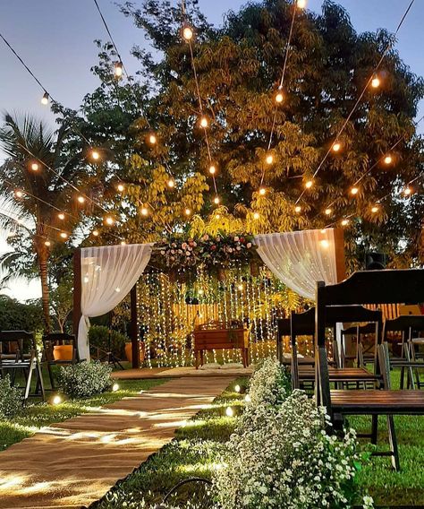 We are mesmerised by this gorgeous elegant enchanting forest themed decor . . Via @sendonoivaoficial Featured on @weddecor.in . . . Follow us for more decor inspiration for your dream wedding.First premium page for all your decor fantasies. Tag us @weddecor.in to get featured. Email your original work at weddecorindia@gmail.com #weddecor #aquabluedecor #intimatemehndi #intimateweddings #haldidecor #mehndidecor #fun #calmingdecor #beautifuldecor #weddinginspiration #weddingdecor #indianweddi Fairy Lights Wedding Decorations, Evening Wedding Decor, White Floral Decor, Engagement Stage Decoration, Wedding Hall Decorations, Enchanting Forest, Minimalist Wedding Decor, Bohemian Wedding Decorations, Wedding Entrance Decor