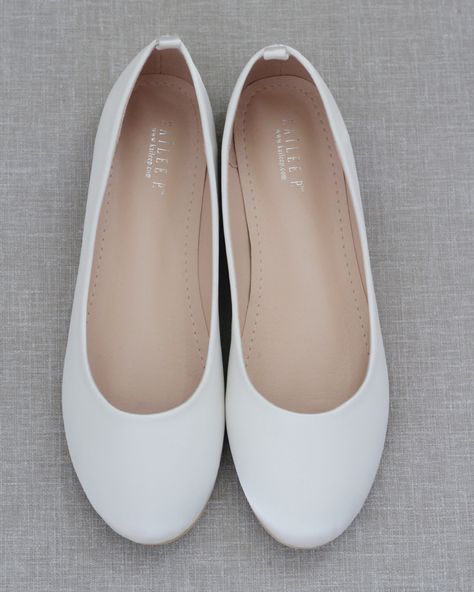 Shoes For Prom Flat, Comfortable Wedding Flats, Flat White Shoes, Elegant Flat Shoes, Prom Flats, Ivory Ballet Flats, Elegant Shoes Flat, Homecoming Shoes, White Flat Shoes