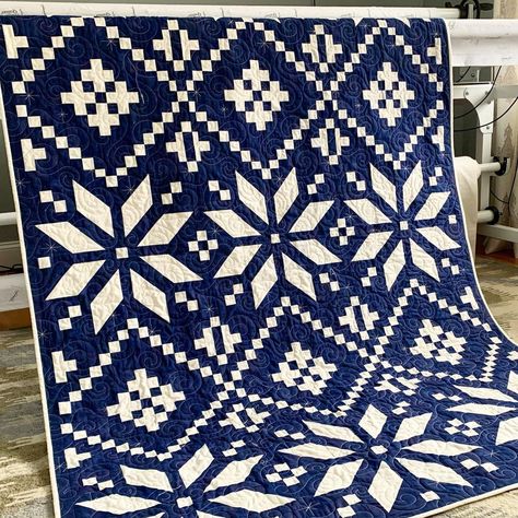 Nordic Quilt Patterns Scandinavian Design, Norwegian Quilt Patterns, Nordic Star Quilt Pattern, Nordic Quilt Patterns, Nordic Quilt, Scandinavian Quilts, Xmas Quilts, Quilts Christmas, Snowflake Quilt