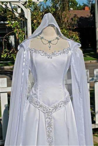 Celtic wedding dress Medieval Dress Princess, Celtic Wedding Dress, Medieval Wedding Dress, Gown With Cape, Celtic Dress, Medieval Gown, Medieval Wedding, Fantasy Dresses, Celtic Wedding