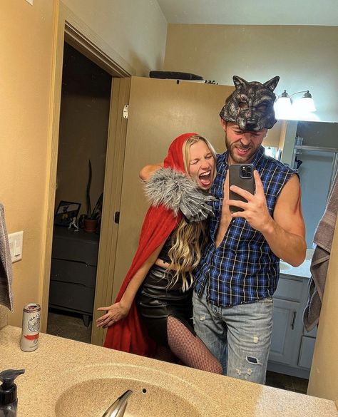 Wolf Costume Diy, Red Hood Costume, Big Bad Wolf Costume, Little Red Riding Hood Halloween, Wolf Halloween Costume, Partner Halloween Costumes, Halloween Parejas, The Big Bad Wolf, Classy Halloween Costumes